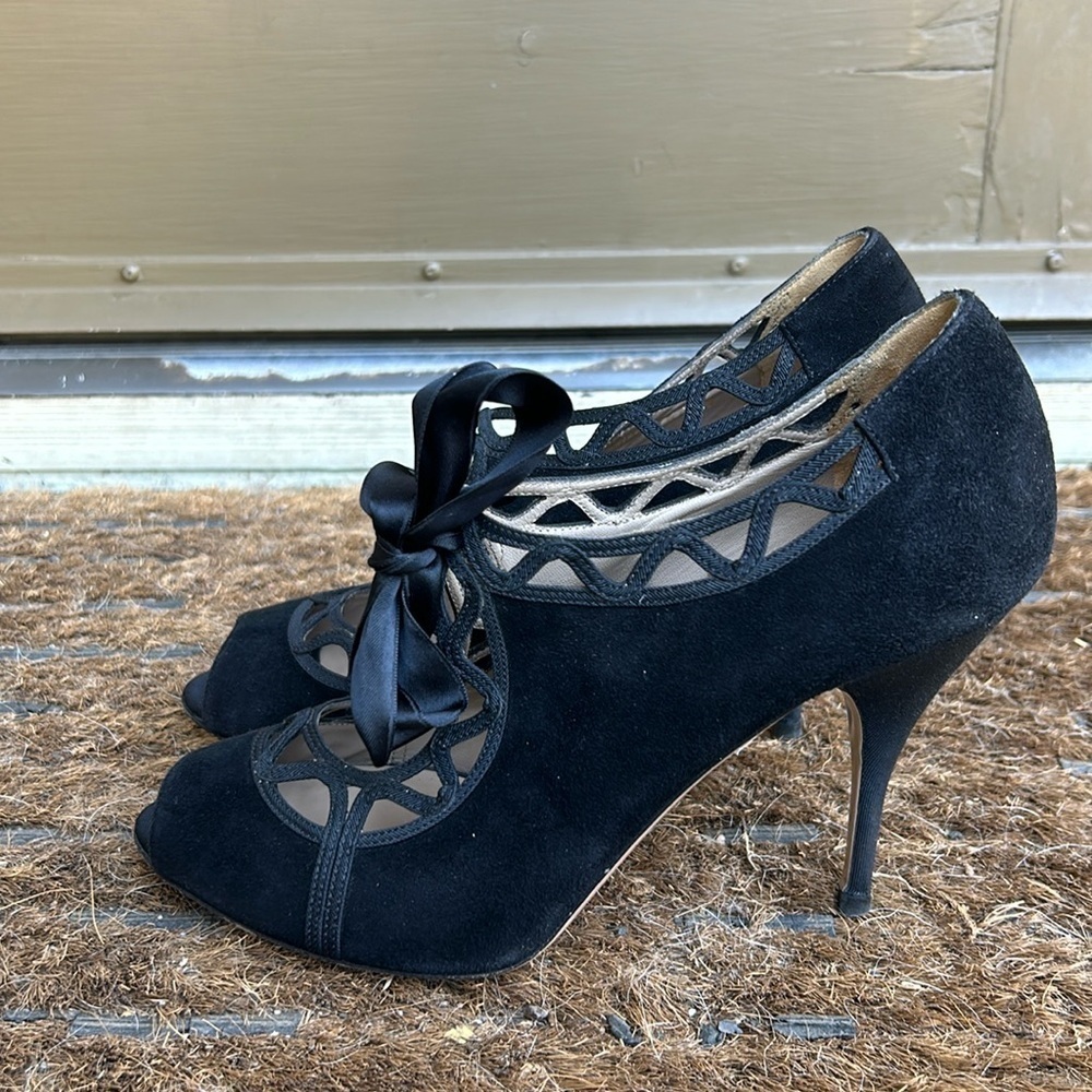 Valentino Garavani Black Suede Laser Cut Heels With Satin Bow Tie EU39